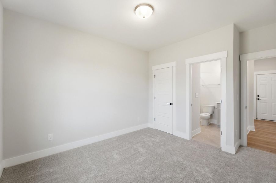 Spacious, unfurnished interior of a new home in Enclave at Riverdale, Huntersville (Image 17).