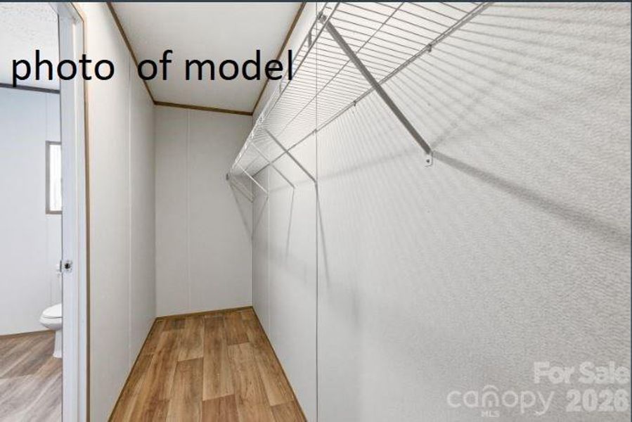 Spacious, unfurnished interior of a new home in , Nebo (Image 5).