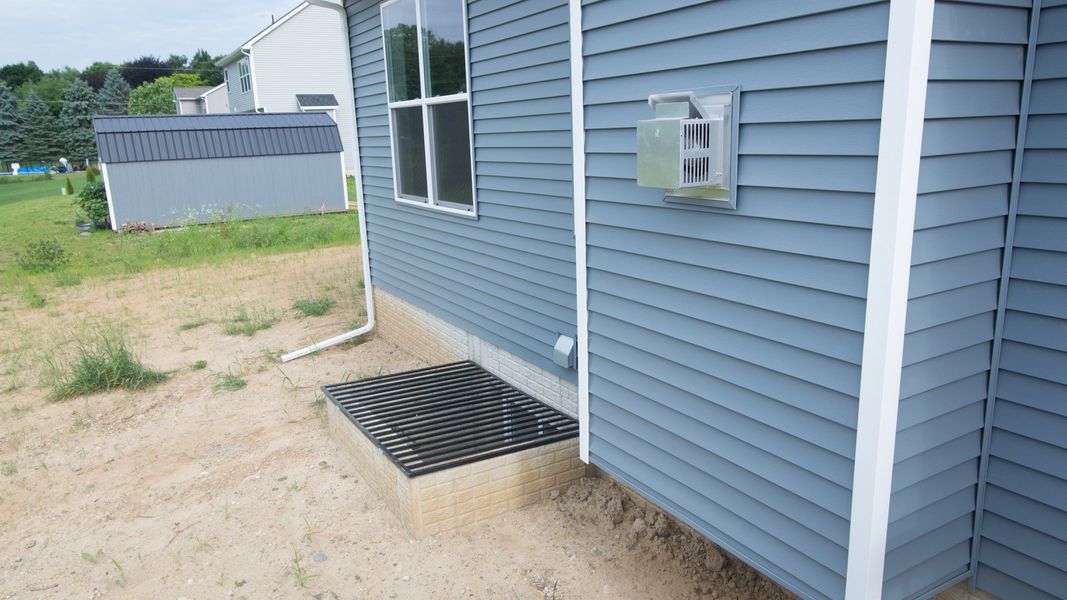 Representative exterior details of a home built from the The Abington by Norfolk Homes in Valleys, Jackson (Image 43).