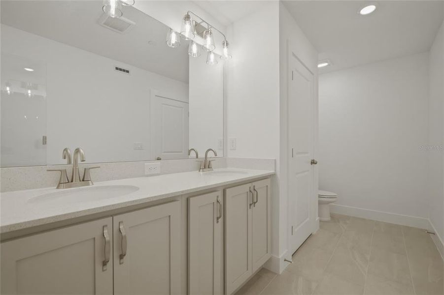 Furnished interior view inside a new home in , Winter Garden (Image 7).