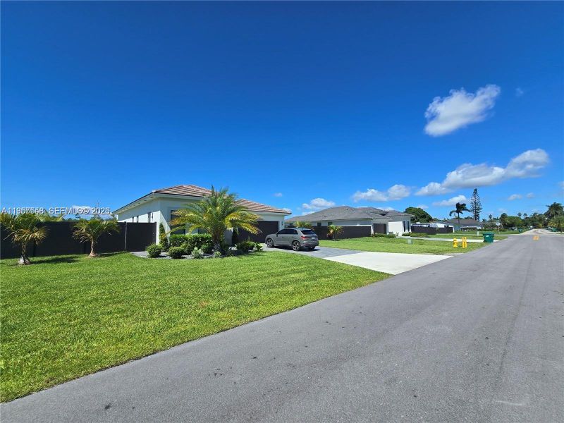 Community amenities in , Homestead (Image 73).