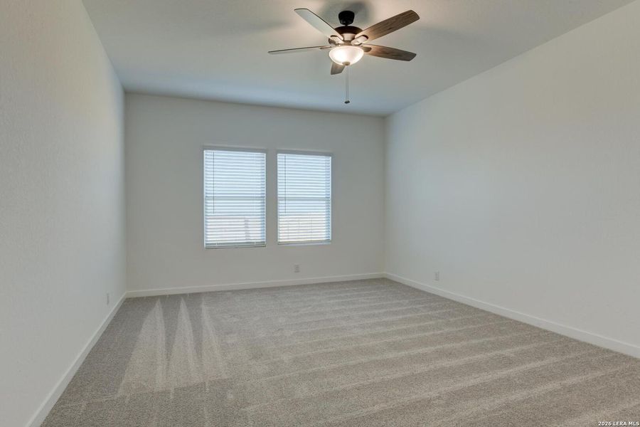 Spacious, unfurnished interior of a new home in Hennersby Hollow, San Antonio (Image 17).