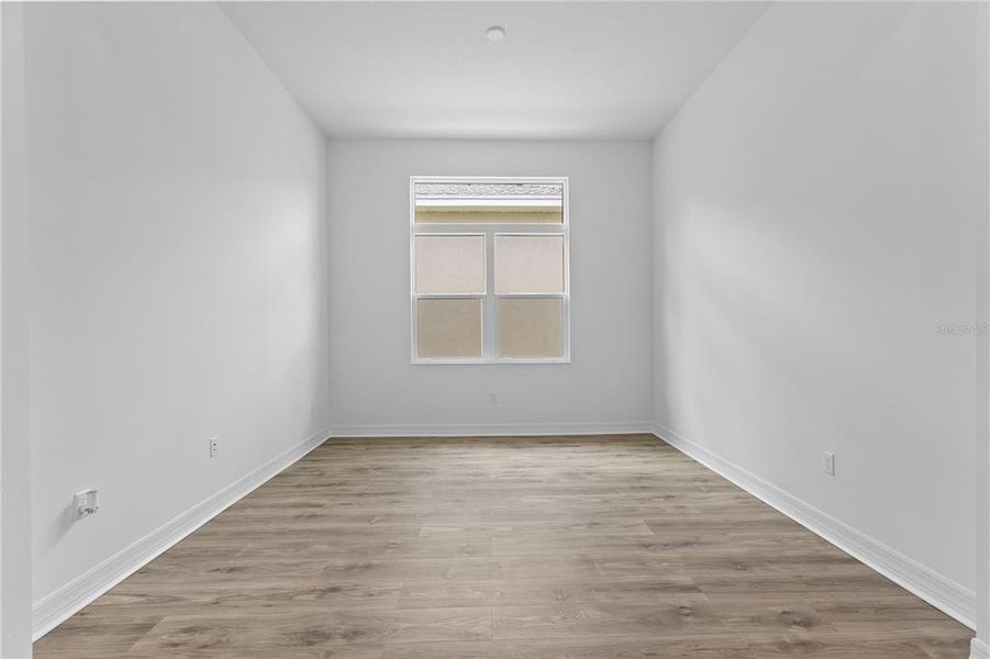Spacious, unfurnished interior of a new home in The Reserve at Victoria, Deland (Image 35).