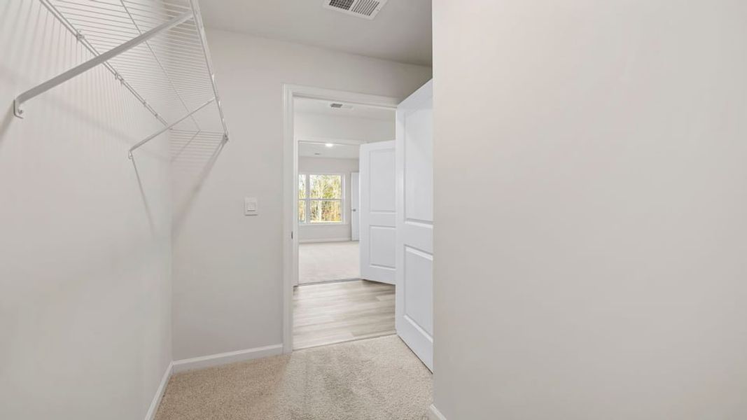 Spacious, unfurnished interior of a new home in Cascade Point, Seneca (Image 33).