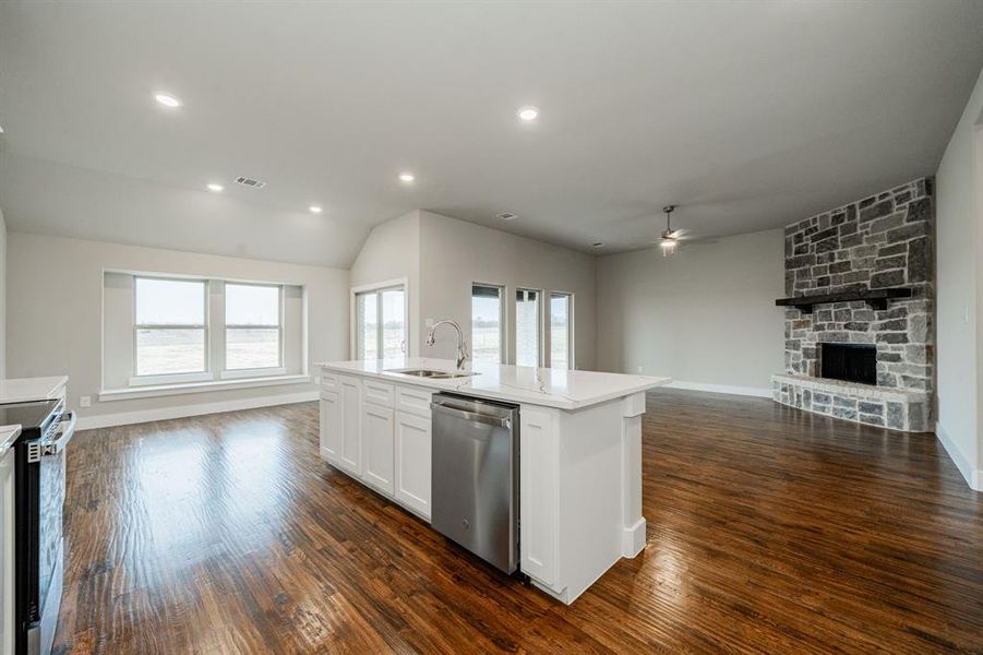 Furnished interior view inside a new home in , Celeste (Image 13).