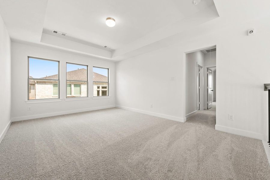 Spacious, unfurnished interior of a new home in Elyson - 40', Katy (Image 17).