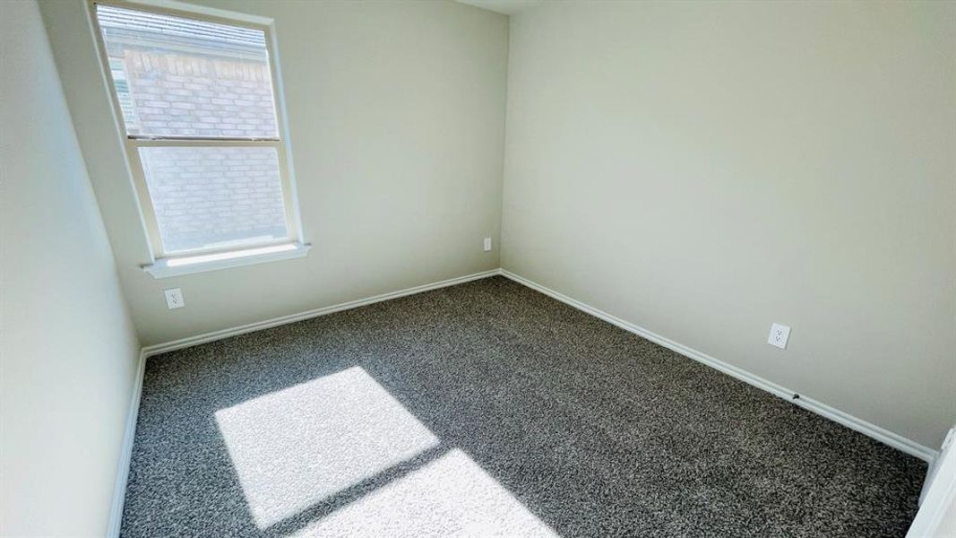 Spacious, unfurnished interior of a new home in Sunnycreek, Fort Worth (Image 18).