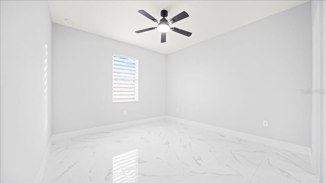Spacious, unfurnished interior of a new home in , Cape Coral (Image 11).