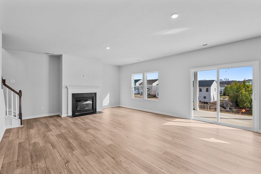 Spacious, unfurnished interior of a new home in Hanes Lake, Winston-Salem (Image 15).