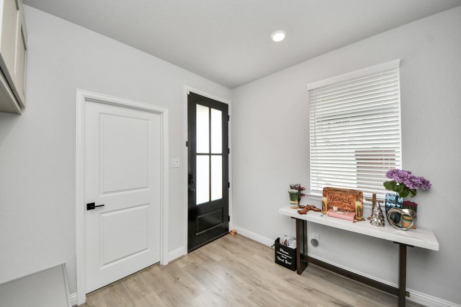 Furnished interior view inside a new home in , Conroe (Image 16).