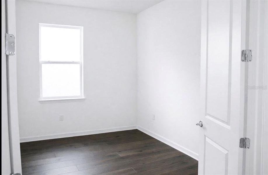 Spacious, unfurnished interior of a new home in , Clermont (Image 11).