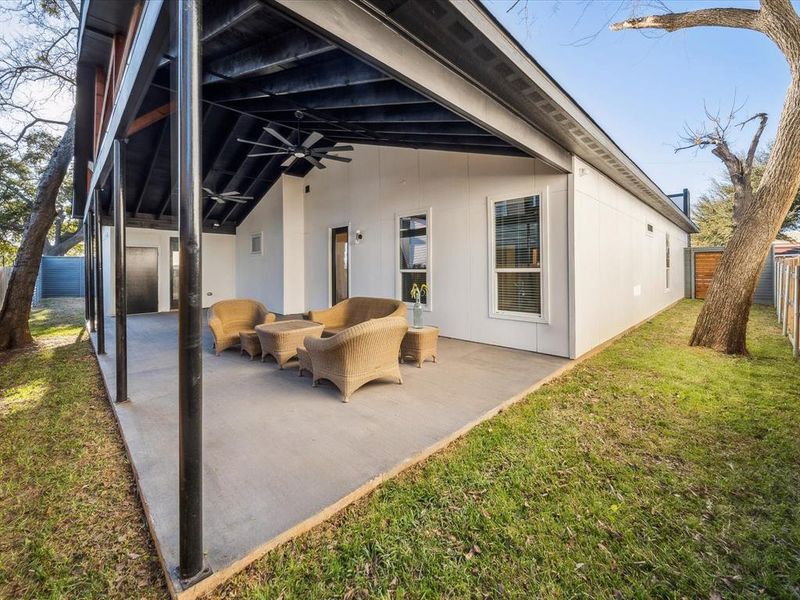 View of patio / terrace with ceiling fan