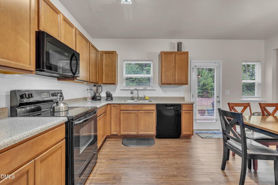 19-111 S Rose Hill Dr-14 19-111 S Rose Hill Dr-14