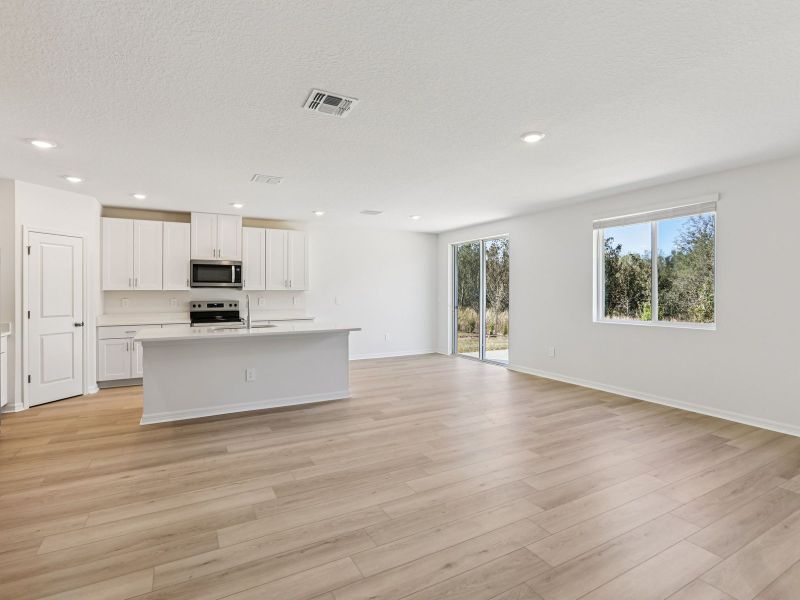 Spacious, unfurnished interior of a new home in Salt Meadows - Classic Series, Parrish (Image 10).