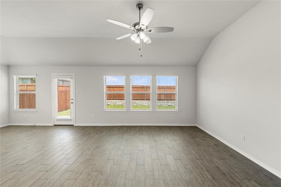 Spacious, unfurnished interior of a new home in Northspur, Terrell (Image 19).