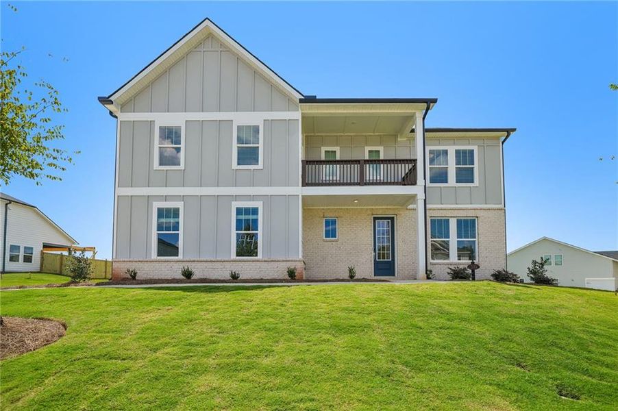 Exterior details and patio area of a home in River Pointe, Monroe (Image 23).
