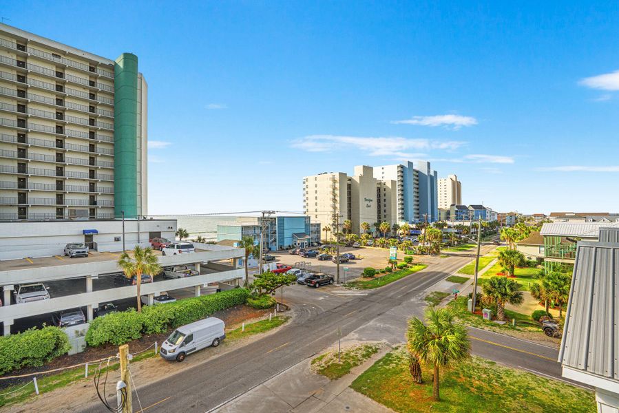 Condo located in Murrells Inlet, SC showcasing its design and architecture (Image 5).