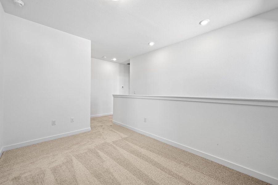 Spacious, unfurnished interior of a new home in The Porch at Du Pre, Buda (Image 16).