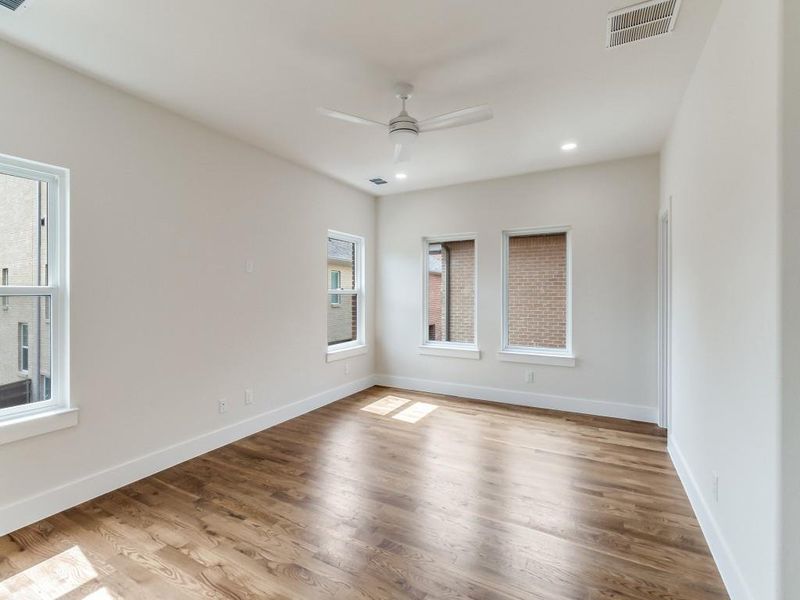 Spacious, unfurnished interior of a new home in , Dallas (Image 21).