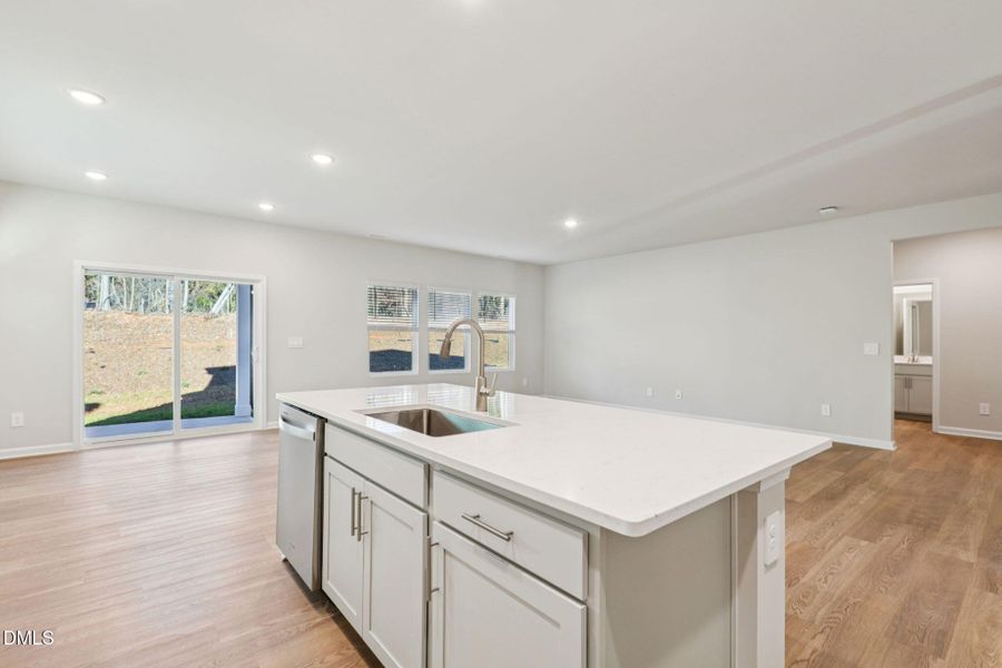 15-web-or-mls-Raleigh - Oak Manor - 145