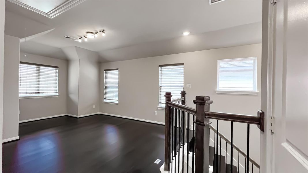 Spacious, unfurnished interior of a new home in , Katy (Image 11).