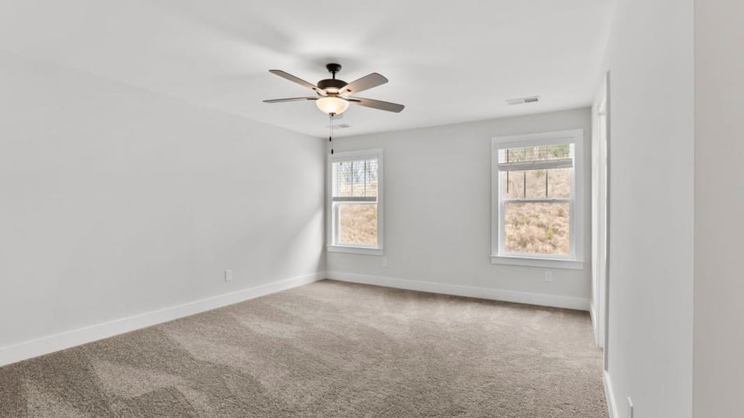 Representative unfurnished interior of a home built from the Bakersfield by D.R. Horton in Edgewood Estates, Greenville (Image 30).