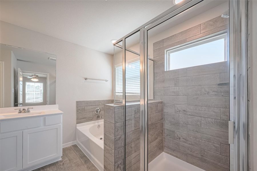 Furnished interior view inside a new home in River Ranch, Dayton (Image 10).