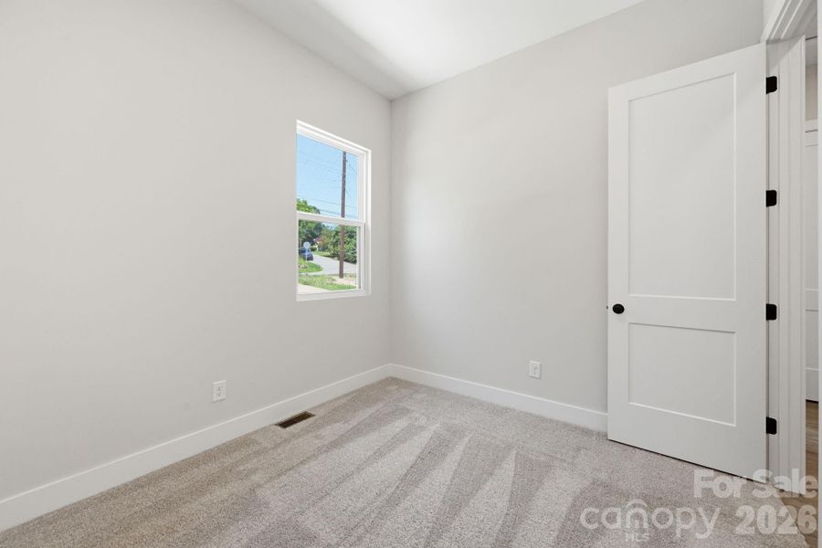 Spacious, unfurnished interior of a new home in , Concord (Image 11).
