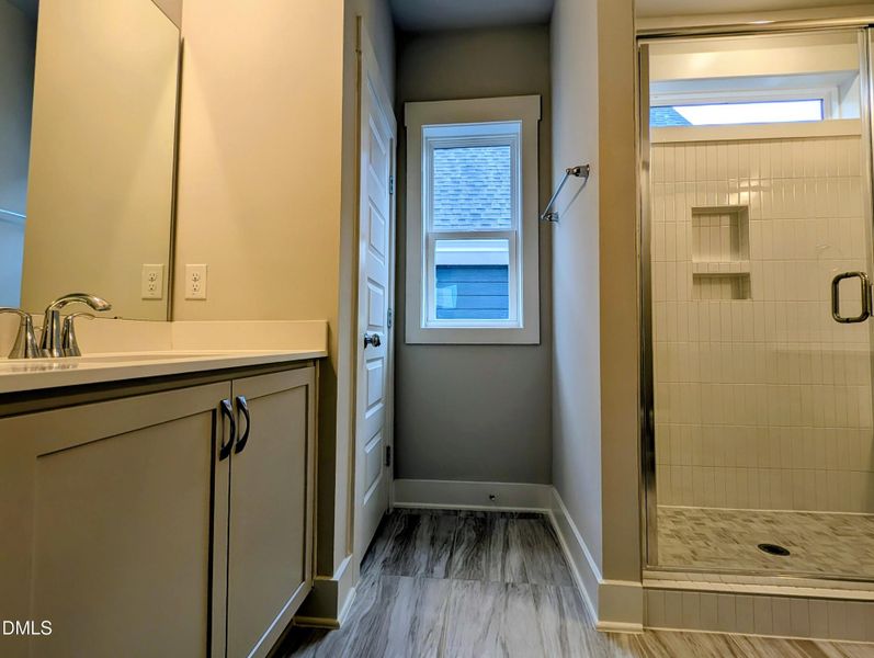 Main Bathroom - Sconset Walk Interior