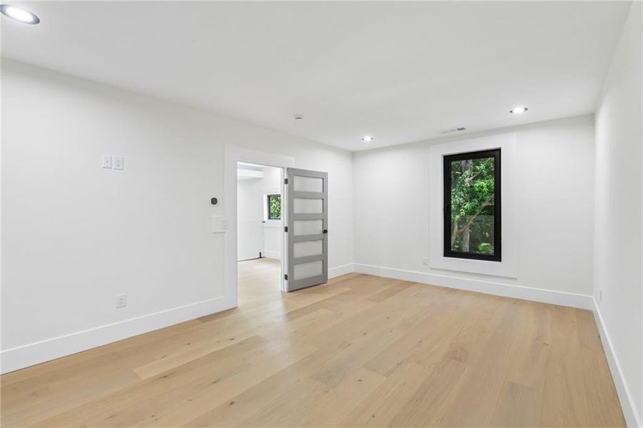 Spacious, unfurnished interior of a new home in , Hoschton (Image 24).