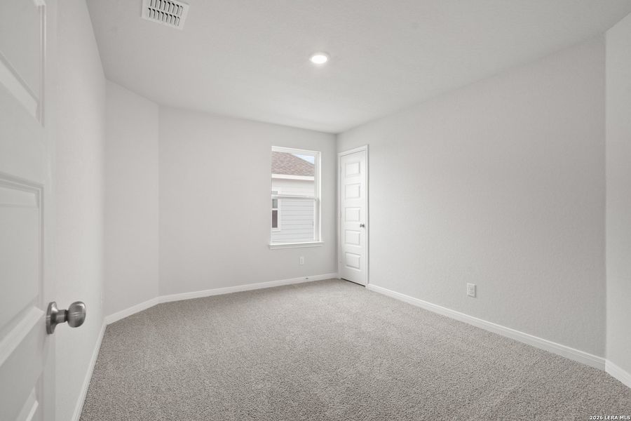 Spacious, unfurnished interior of a new home in Swenson Heights, Seguin (Image 19).