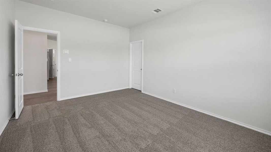 Spacious, unfurnished interior of a new home in Frontier Pointe, Princeton (Image 21).