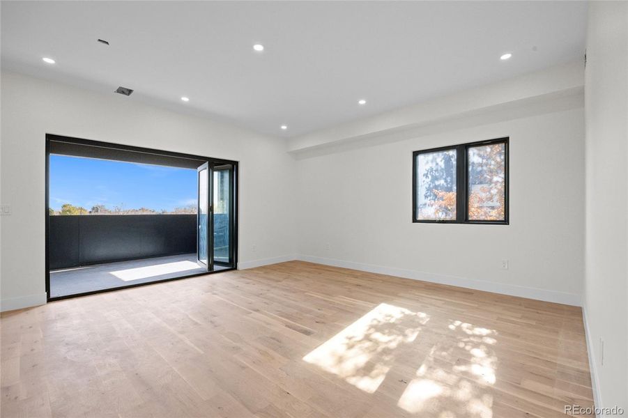 Spacious, unfurnished interior of a new home in , Denver (Image 18).