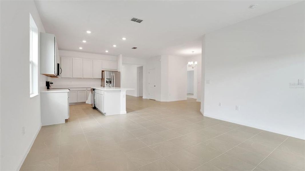 Spacious, unfurnished interior of a new home in Annabelle Estates, Lake Wales (Image 19).