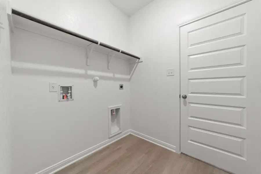 Spacious, unfurnished interior of a new home in Villas Las Flores, Floresville (Image 30).