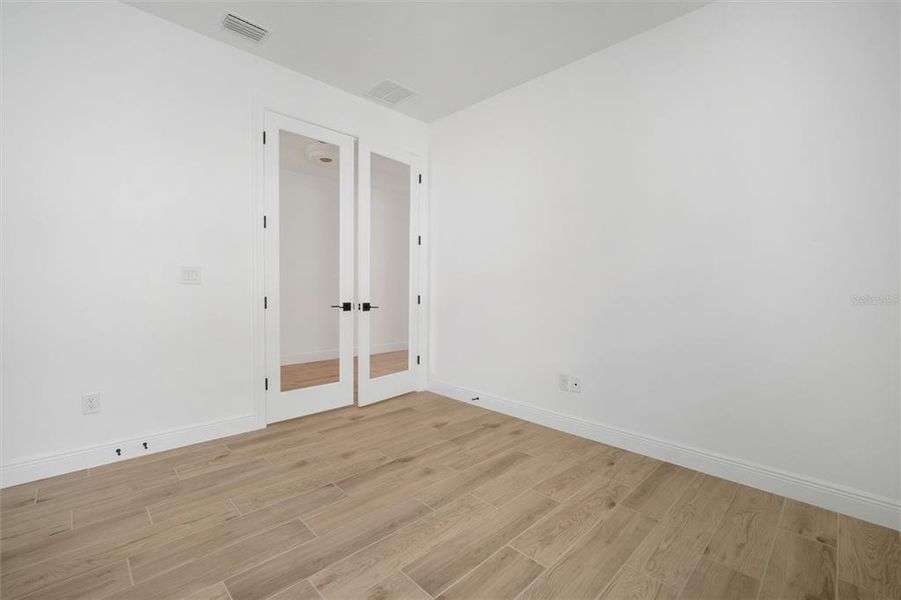 Spacious, unfurnished interior of a new home in Fieldstone, Plant City (Image 21).