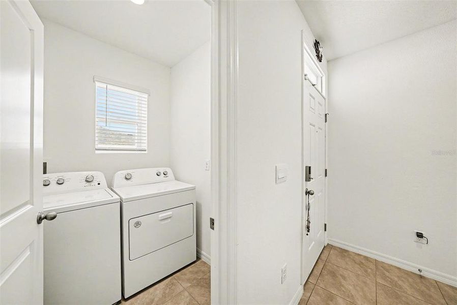 Furnished interior view inside a new home in , Wesley Chapel (Image 10).