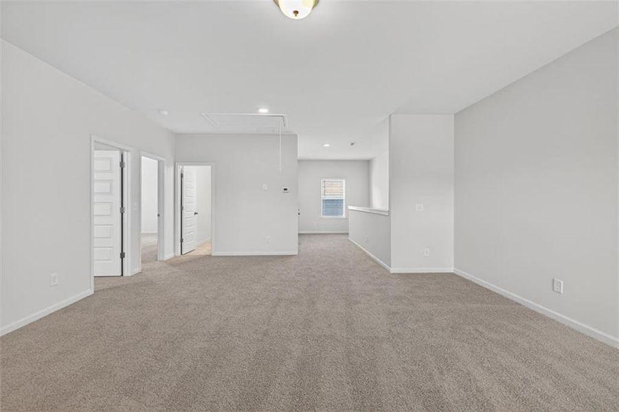 Spacious, unfurnished interior of a new home in Garrett Preserve, Douglasville (Image 29).