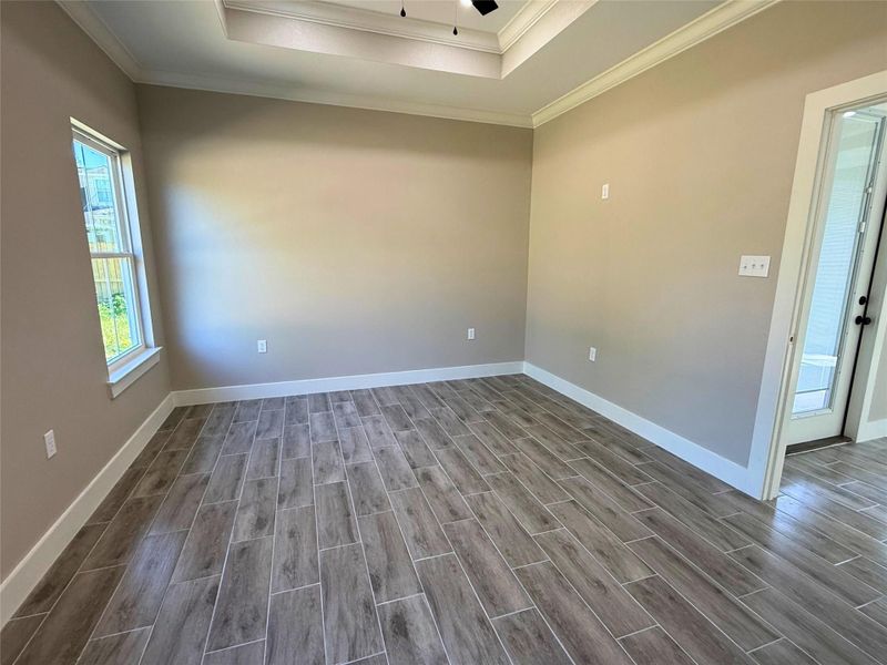 Spacious, unfurnished interior of a new home in , Vidor (Image 11).