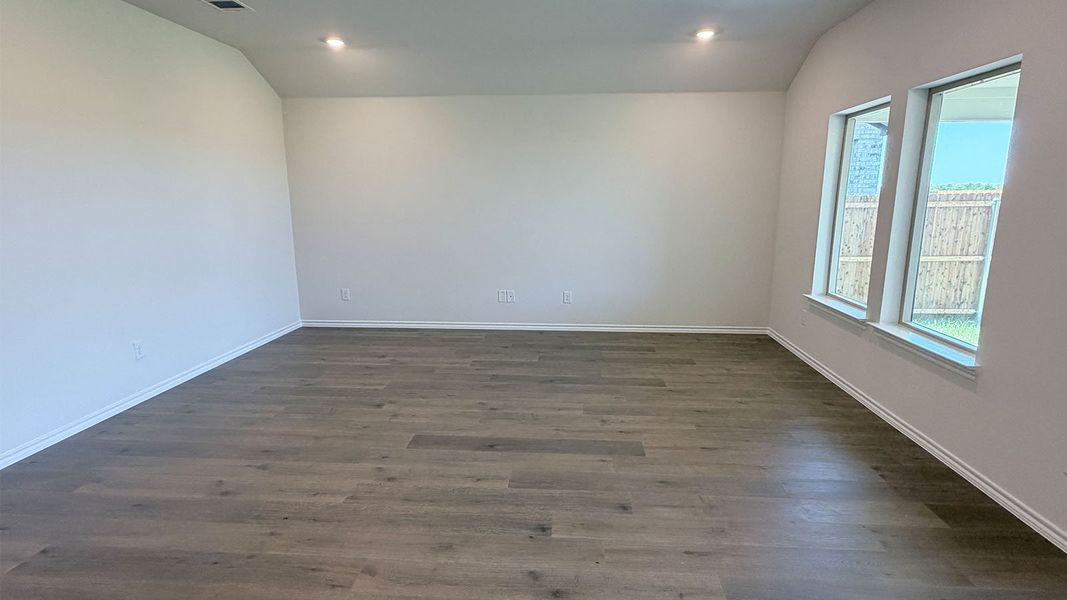 Spacious, unfurnished interior of a new home in Riverfield, Josephine (Image 13).