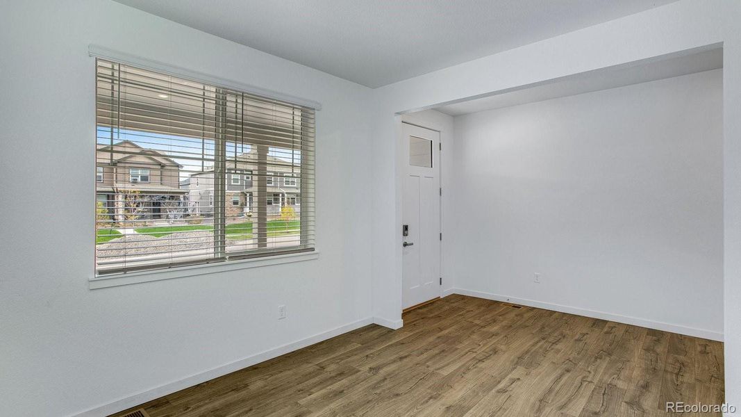 Spacious, unfurnished interior of a new home in Hansen Farm, Fort Collins (Image 33).