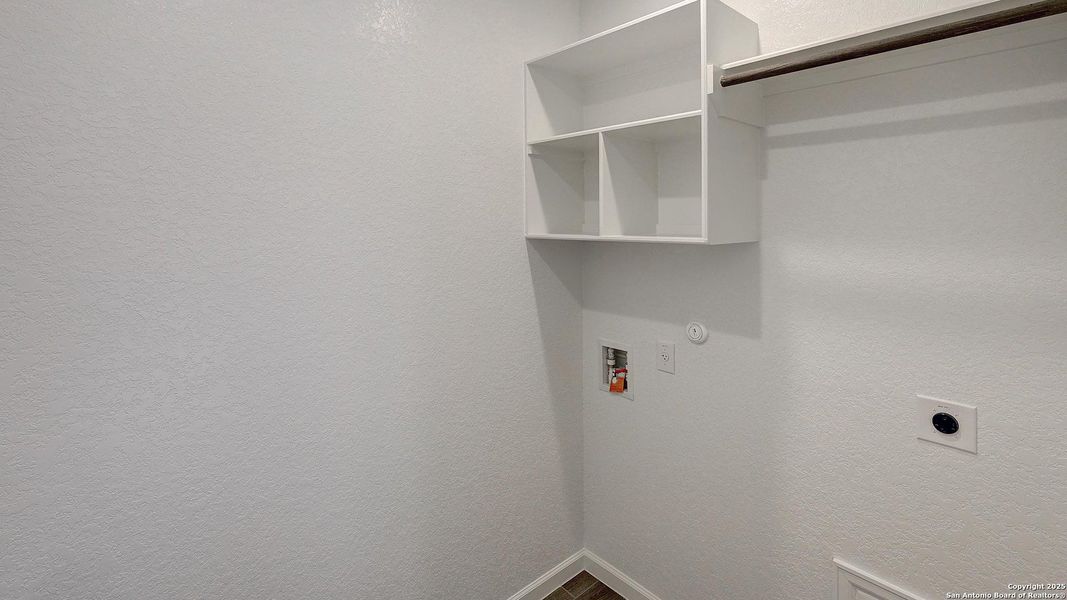 Spacious, unfurnished interior of a new home in Arcadia Ridge 50', San Antonio (Image 14).