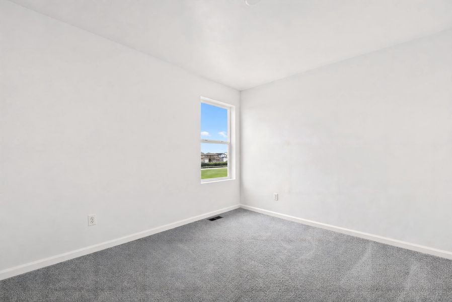 Spacious, unfurnished interior of a new home in Sky Ranch, Watkins (Image 20).
