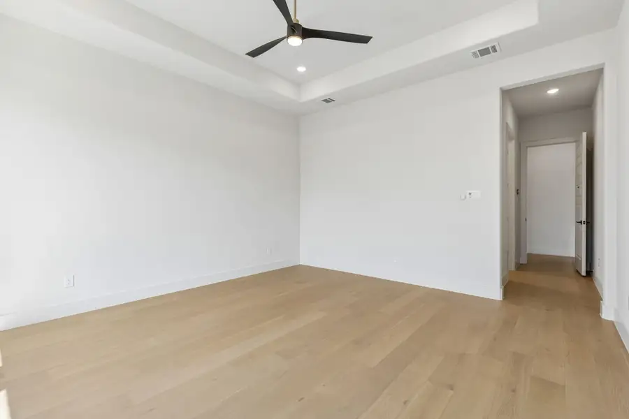 Spacious, unfurnished interior of a new home in StarView, Prosper (Image 43).