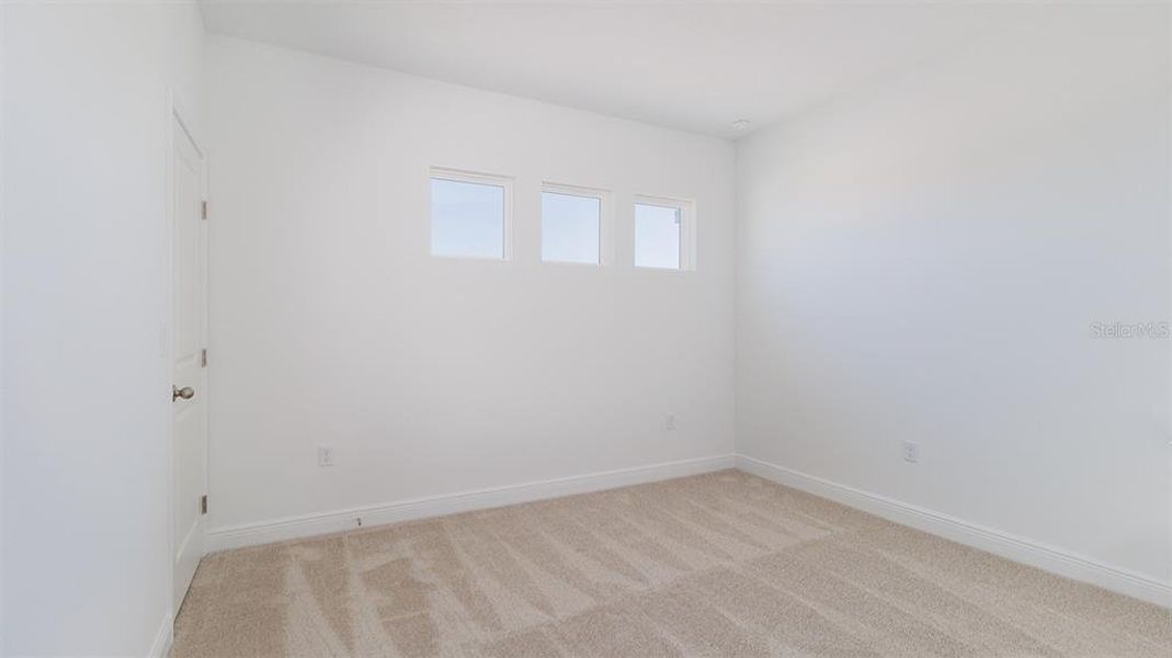 Spacious, unfurnished interior of a new home in , Minneola (Image 14).