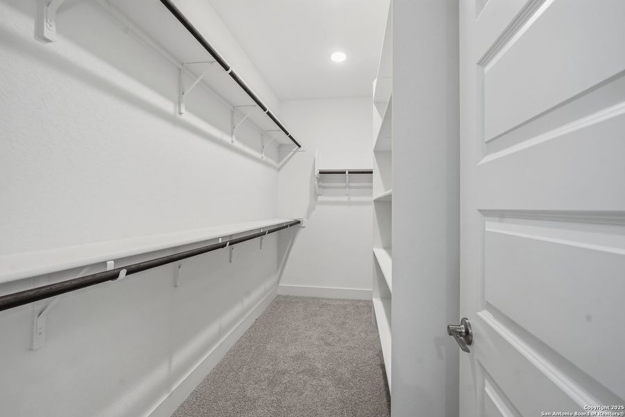 Spacious, unfurnished interior of a new home in Sienna Lakes, San Antonio (Image 34). Spacious, unfurnished interior of a new home in Sienna Lakes, San Antonio (Image 34).