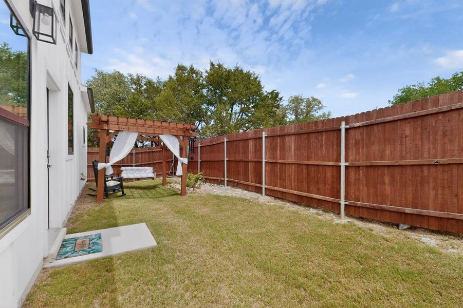 Exterior details and patio area of a home in , Granbury (Image 24).
