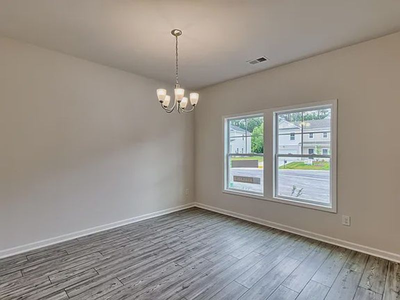 Spacious, unfurnished interior of a new home in Emanuel Creek, West Columbia (Image 8).