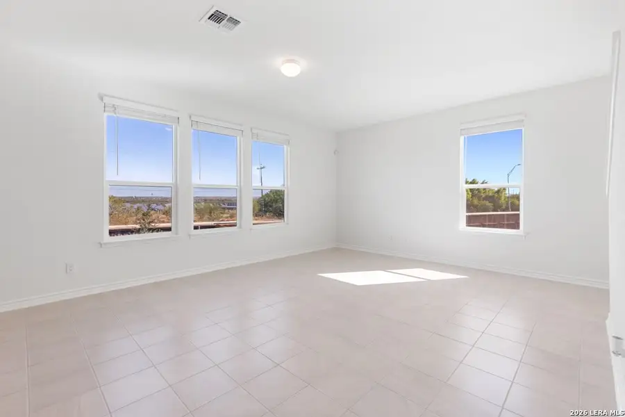 Spacious, unfurnished interior of a new home in Knox Ridge, Converse (Image 23).