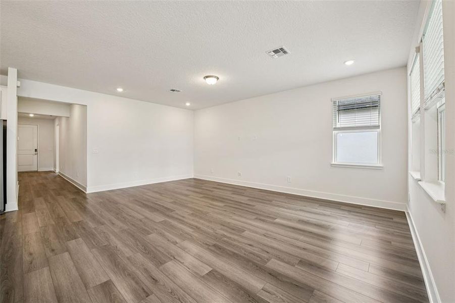 Spacious, unfurnished interior of a new home in Legends Preserve - Signature Series, Daytona Beach (Image 15).